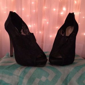 Black Lace Aldo Peep Toe Heels (40, US 9)